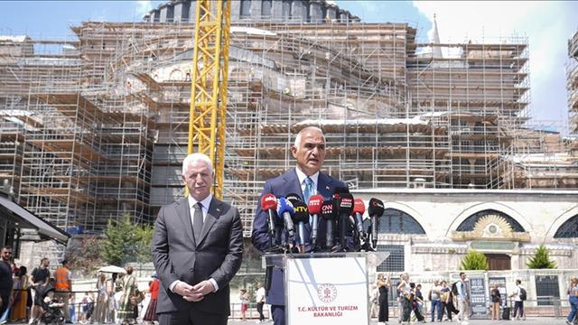 Bakan Ersoy, Ayasofya'daki restorasyon ve güçlendirme çalışmalarını yerinde inceledi