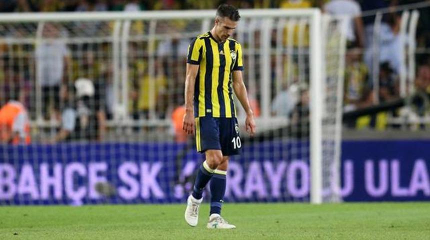 Robin van Persie 3 hafta sahalardan uzak kalacağını a&ccedil;ıkladı