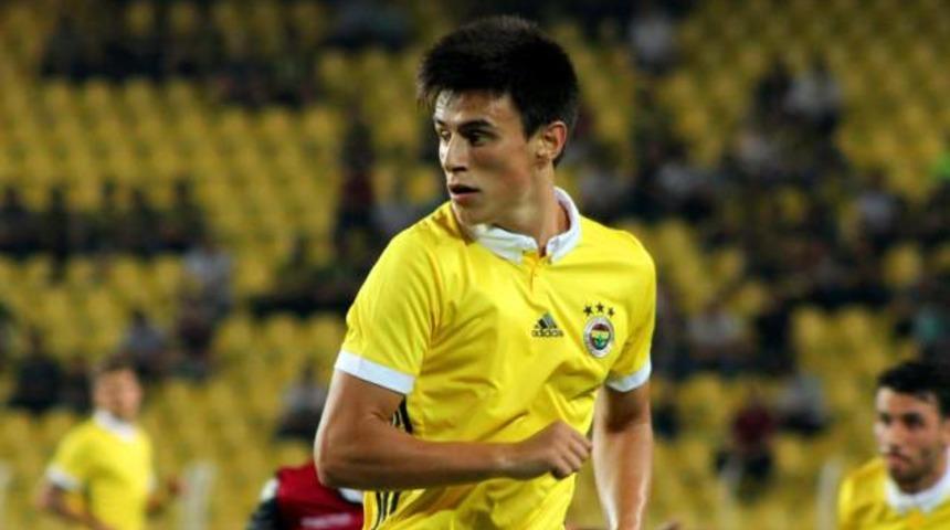 Fenerbahçe, Eljif Elmas'ı Arsenal'in elinden kaptı