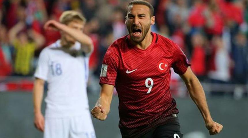 Cenk Tosun: 'Crystal Palace 1 hafta &ouml;nce teklif yapsaydı gitmiştim'