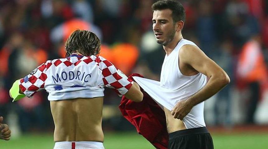 Modric'ten Oğuzhan'a: 'Sen T&uuml;rkiye'nin en b&uuml;y&uuml;k yıldızısın'