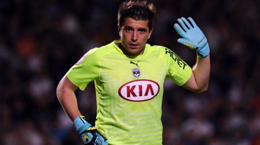 Galatasaray Cedric Carrasso'yu transfer etti