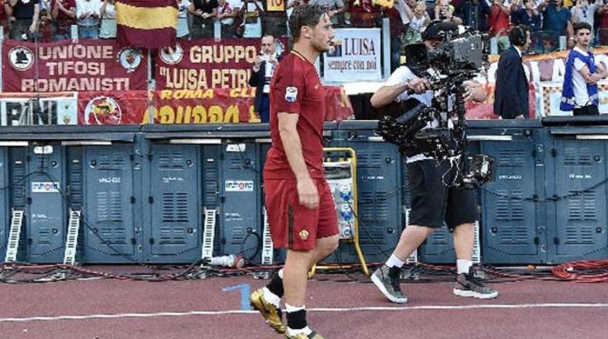 Totti&rsquo;den antren&ouml;rl&uuml;ğe ilk adım