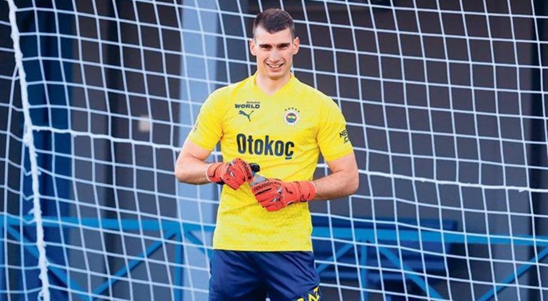 Fenerbahçe de yabancı oyuncu sayısındaki fazlalık ayrılık getiriyor! Kaleci Dominik Livakoviç için Girona iddiası... 3