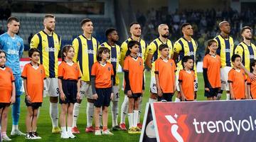 Fenerbahçe'de yabancı oyuncu sayısındaki fazlalık ayrılık getiriyor! Kaleci Dominik Livakoviç için Girona iddiası...