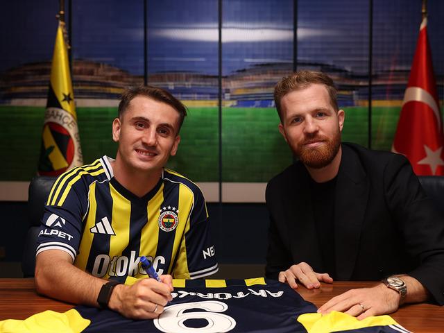 Fenerbahçe Milli yıldız Kerem Aktürkoğlu'nu kadrosuna kattığını açıkladı! Kerem Aktürkoğlu 'Şerefli Kulüp' sözlerine açıklık getirdi: "Yapman gerekeni yaptın"