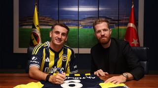 Fenerbahçe Milli yıldız Kerem Aktürkoğlu'nu kadrosuna kattığını açıkladı! Kerem Aktürkoğlu 'Şerefli Kulüp' sözlerine açıklık getirdi: Yapman gerekeni yaptın