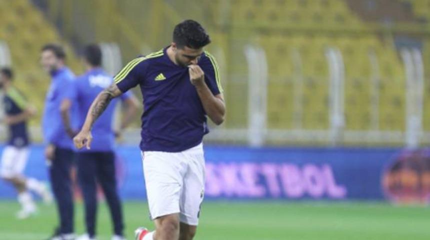Fenerbahçe taraftarı maç öncesi Ozan Tufan'a destek oldu