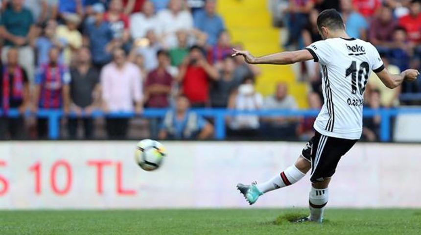 Oğuzhan &Ouml;zyakup Karab&uuml;k Stadı'nın zeminine isyan etti