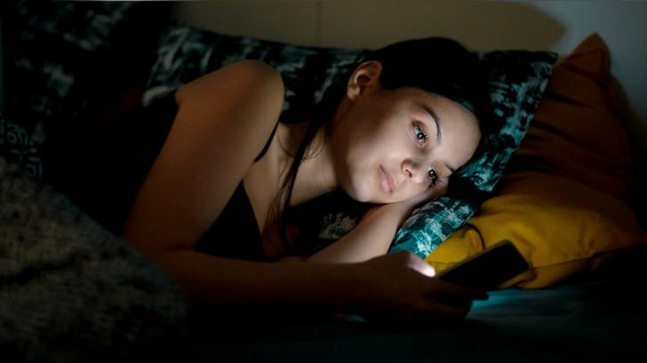 Uyumadan önce elektronik cihaz kullanımın nasıl?