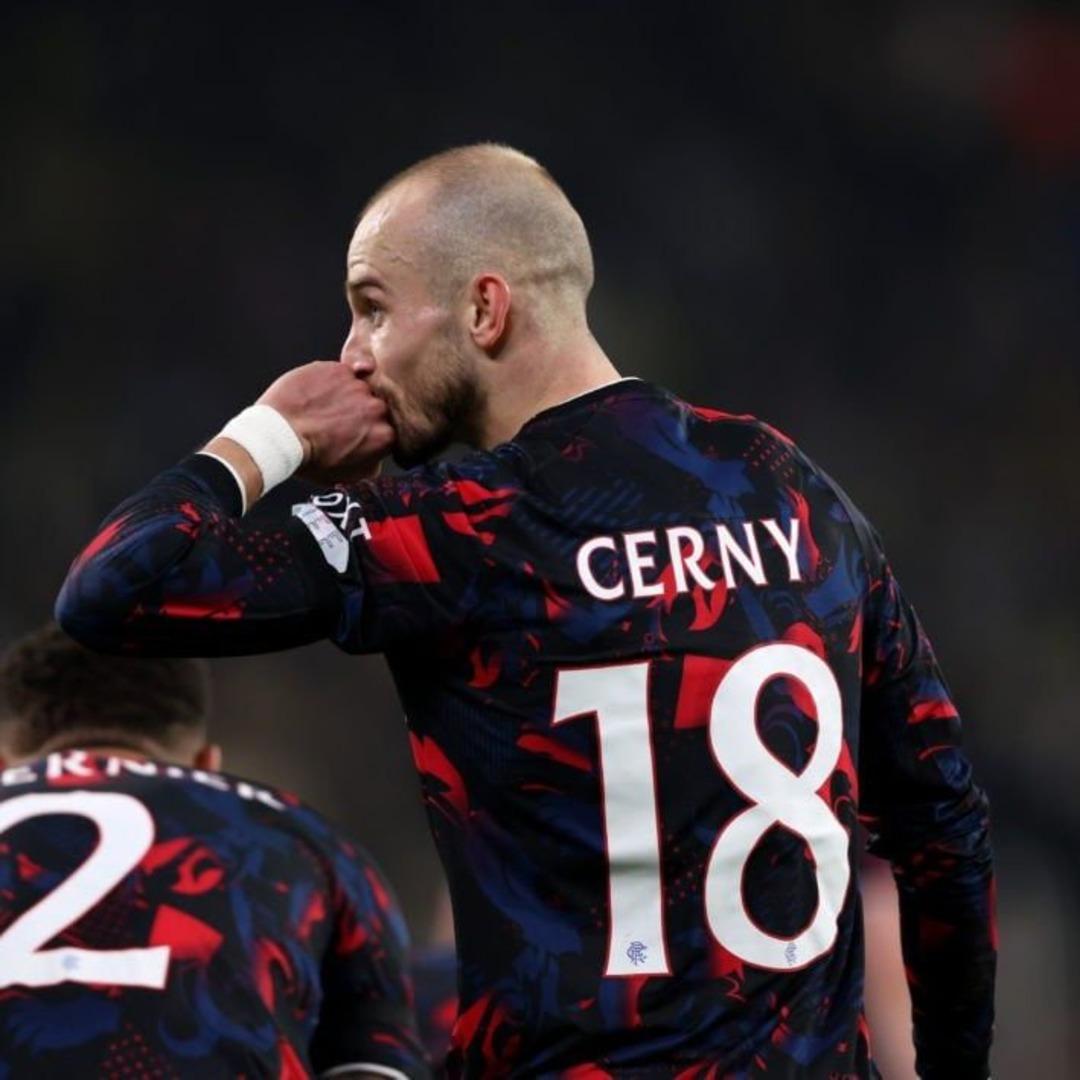 Beşiktaş ın yeni transferi Vaclav Cerny İstanbul a geldi! Siyah beyazlılar yıldız ismi açıklamak üzere... 1