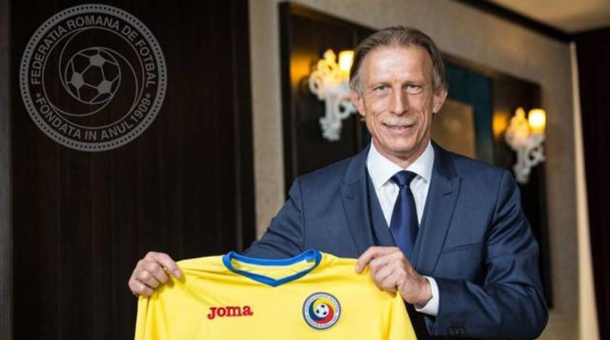 Romanya Futbol Federasyonu Christoph Daum'un g&ouml;revine son verildiğini a&ccedil;ıkladı 