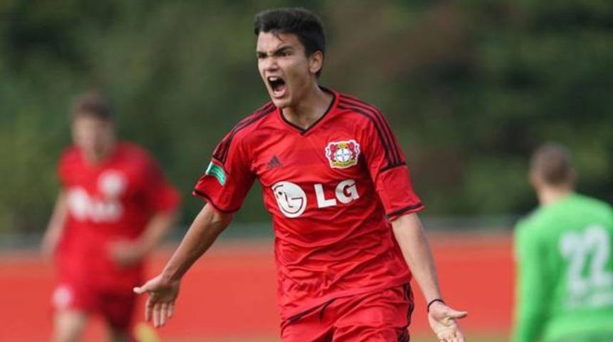 18 yaşındaki Atakan Akkaynak Barcelona yolunda