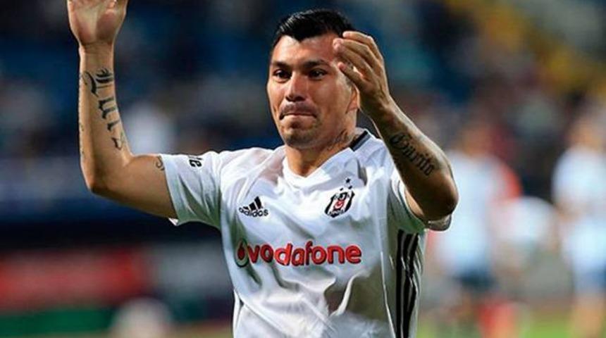 Beşiktaş'ta Gary Medel isyan etti