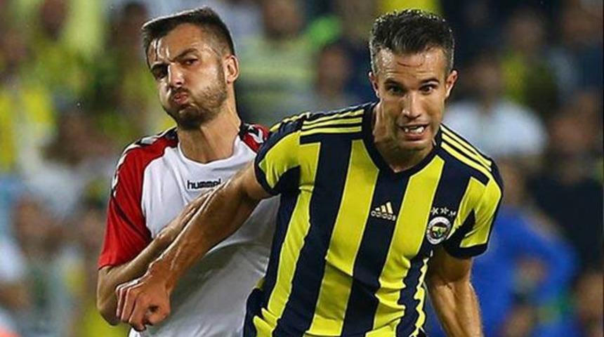 Y&ouml;netimden Van Persie'ye rest