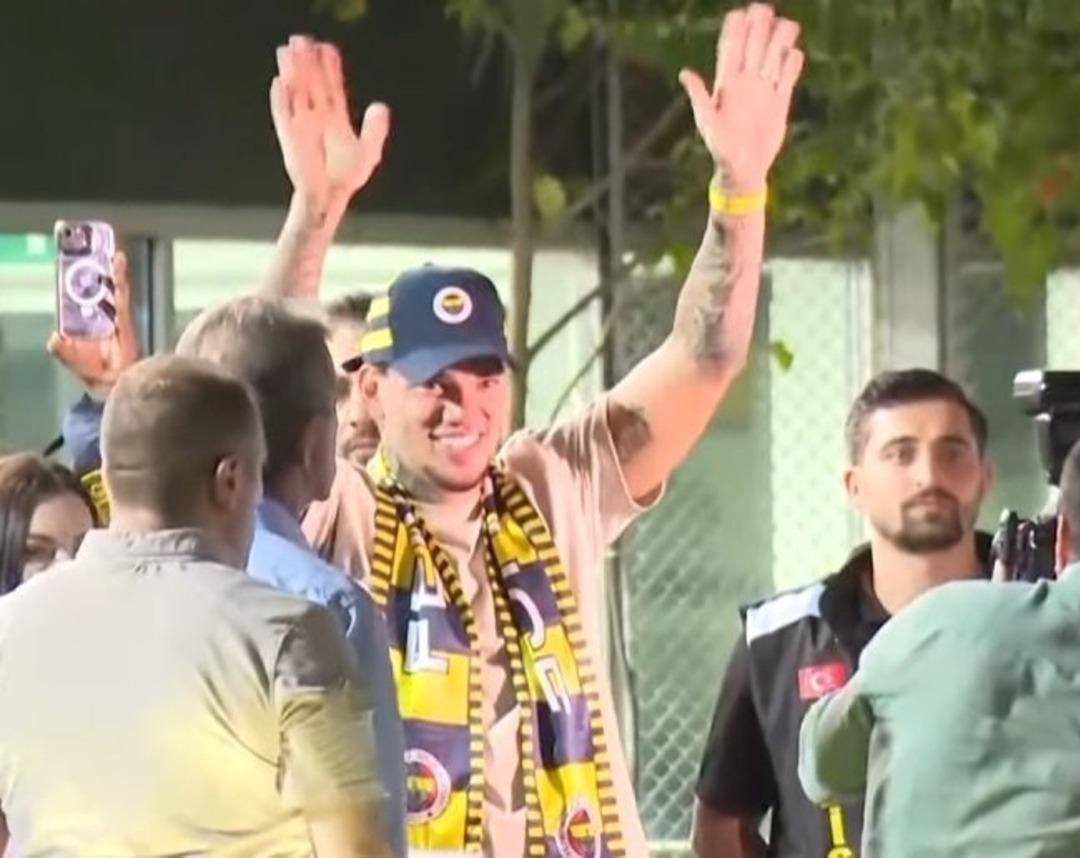 Fenerbahçe nin Manchester City den yeni transferi Ederson İstanbul a indi! Yıldız kaleci yakında resmi imzayı atacak... 1