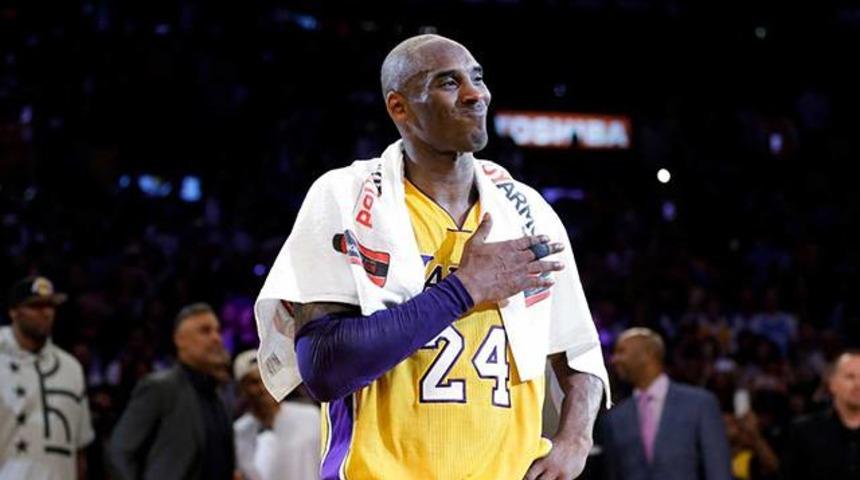 Kobe Bryant'ın 8 ve 24 numaraları Lakers tarafından emekliye ayrılacak