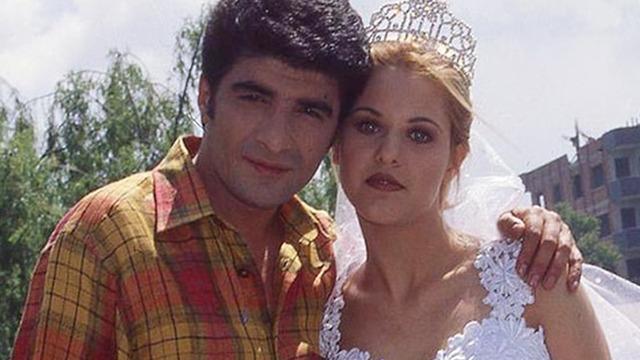 Emine Ün tatil dönüşü imaj tazeledi! Görenler hayran kaldı