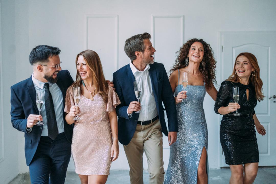 Yaz düğünlerinde davetliler için kombin önerileri: Düğünlerde ne giyebilirim? Şıklık yarışına katılın... 1