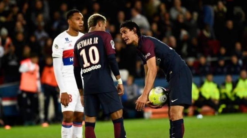 PSG'de Neymar-Cavani krizi b&uuml;y&uuml;yor