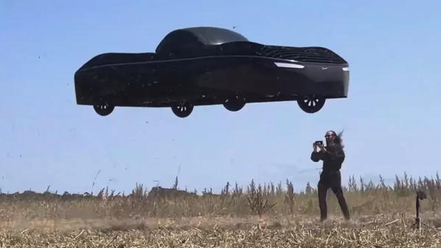 Uçan araba deneme seferlerine başladı! İşte satış fiyatı...