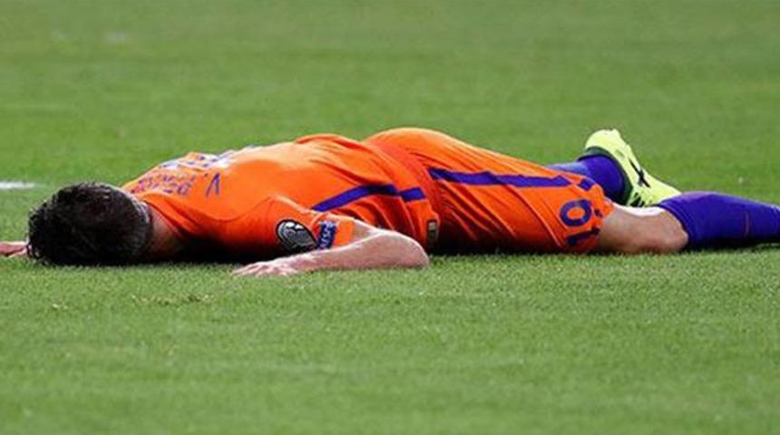 Hollanda Milli Takımı'nda Van Persie s&uuml;rprizi