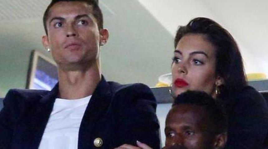 Cristiano Ronaldo'dan nişan y&uuml;z&uuml;ğ&uuml;ne servet