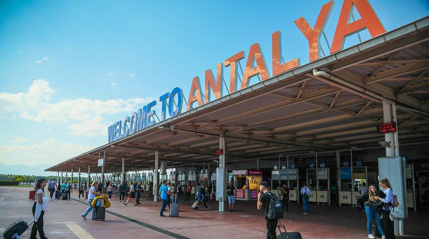 Yaz sezonu sona erdi! Antalya'ya ne kadar turistin geldiği belli oldu