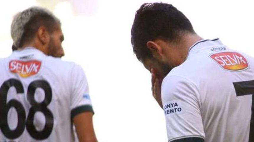 &Ouml;mer Ali Şahiner g&ouml;zyaşlarını tutamadı