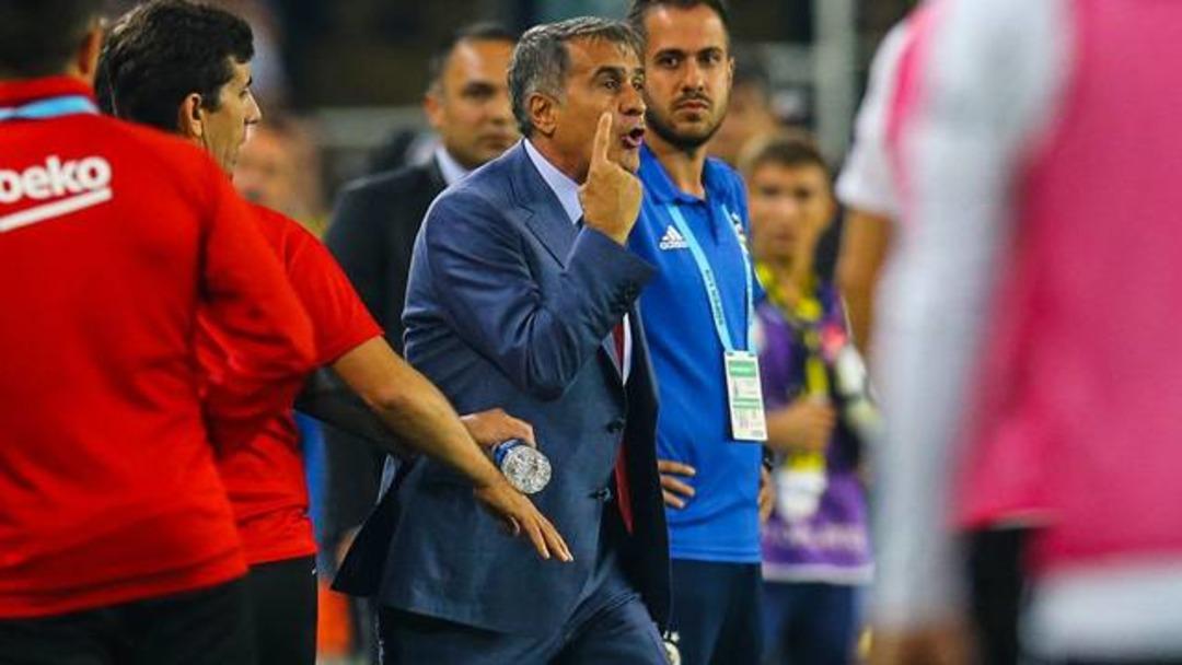 Şenol G&uuml;neş'e otoparkta saldırı