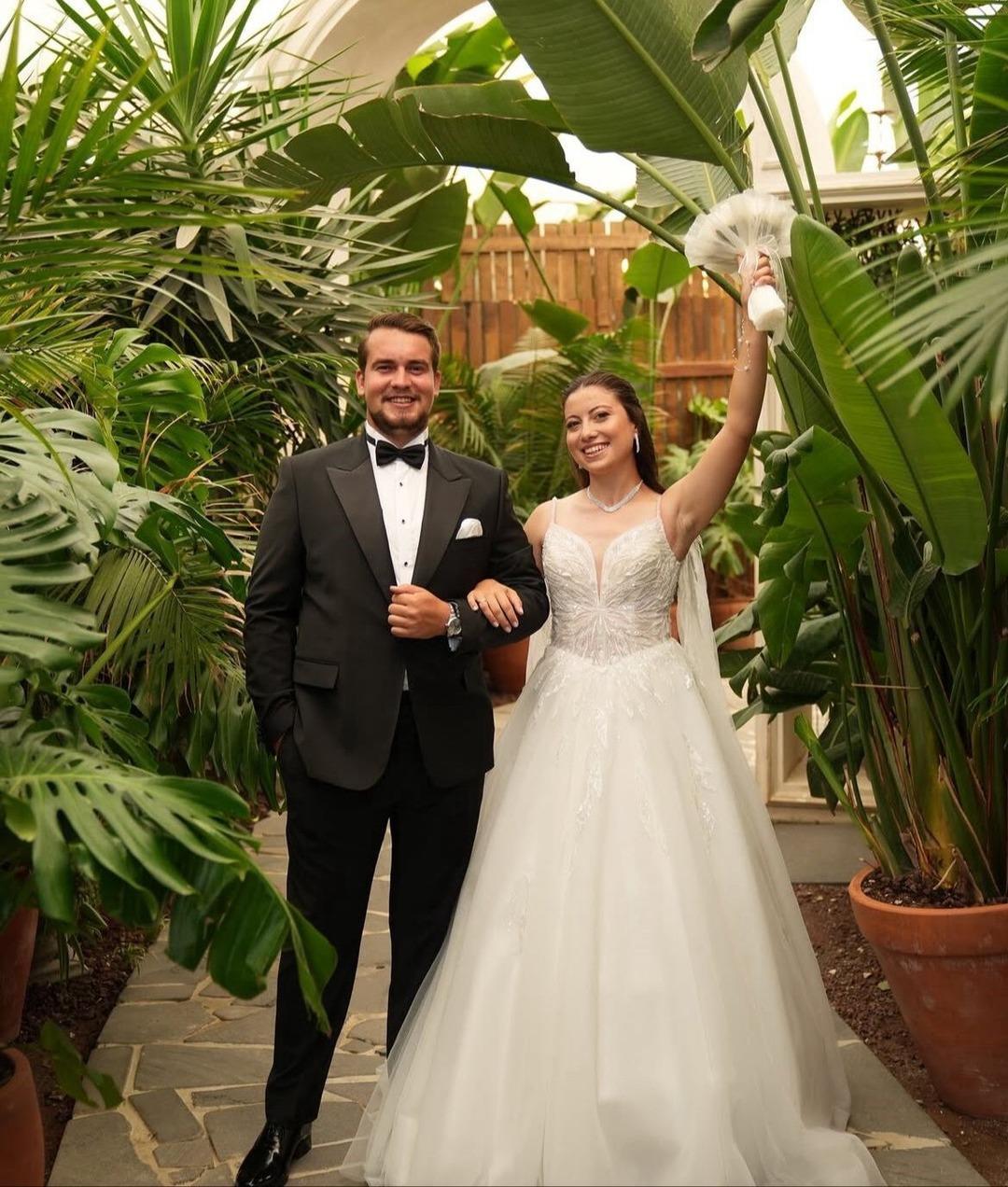 Düğün konvoyunu gören şaştı kaldı! Seçtikleri gelin arabası gündem oldu 2