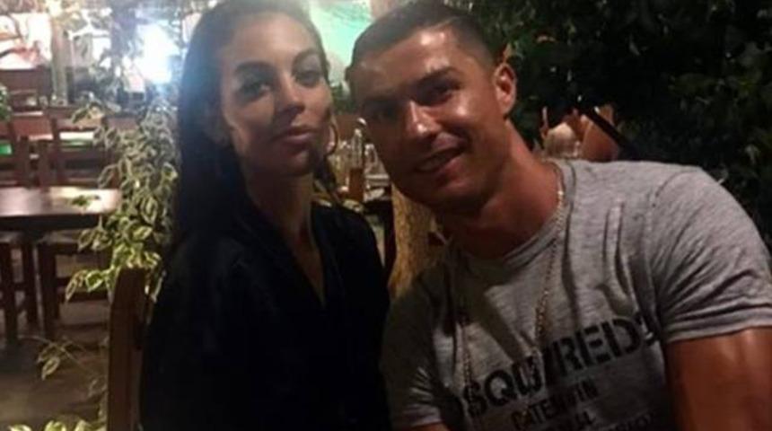 Cristiano Ronaldo evlenme teklifi etti