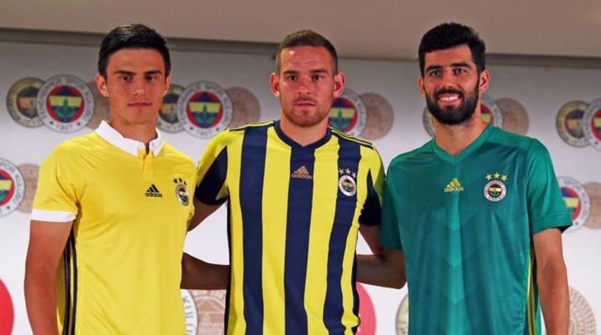 Fenerbah&ccedil;e 3 isme imzayı attırdı