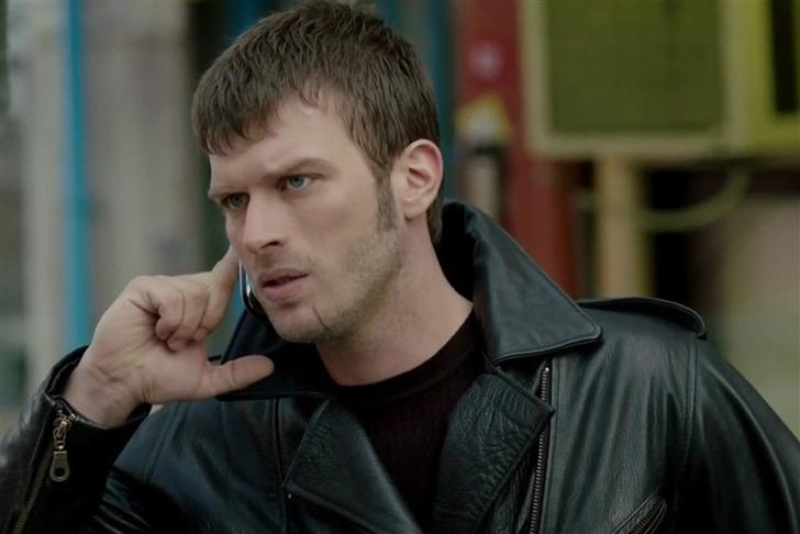 Defalarca izlesen de sıkılmayacağın o dizi hangisi? 