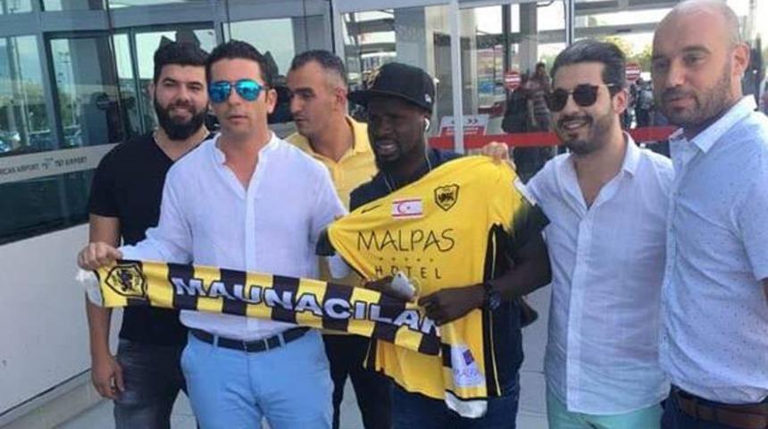 Emmanuel Eboue T&uuml;rk Ocağı Limasol'e transfer oldu