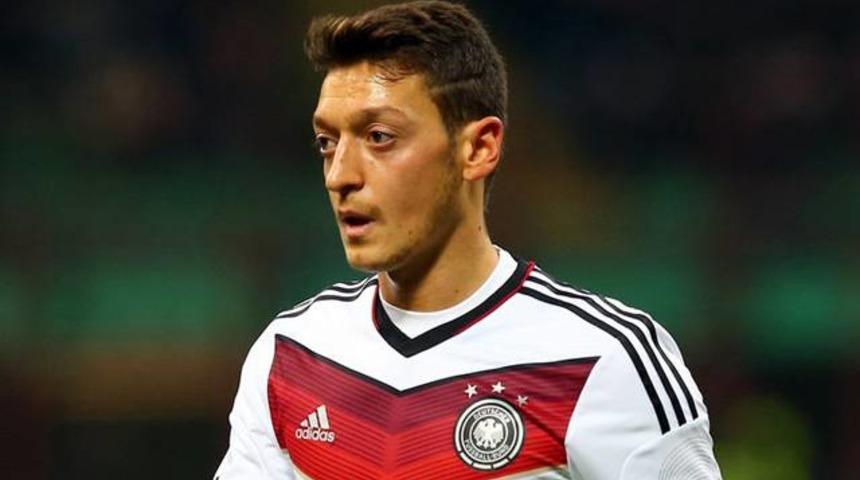 Mesut &Ouml;zil, Almanya kadrosunda yok!