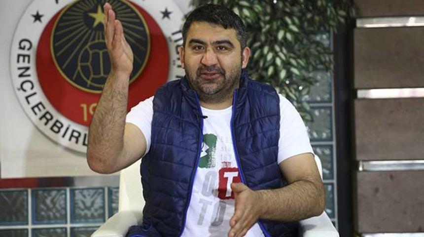 &Uuml;mit &Ouml;zat: 'D&uuml;nyanın en iyi m&uuml;sl&uuml;man takımı Beşiktaş'ta 9 Hristiyan var'