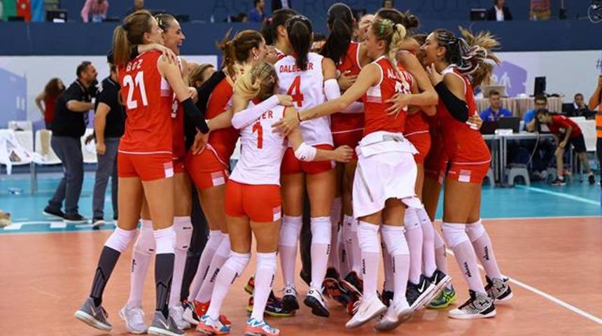 T&uuml;rkiye 2017 Avrupa Kadınlar Voleybol Şampiyonası'nda yarı finale y&uuml;kseldi
