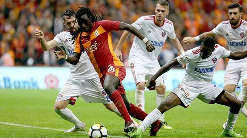 Galatasaray-Kardemir Karab&uuml;kspor ma&ccedil;ına verilmeyen penaltılar damga vurdu