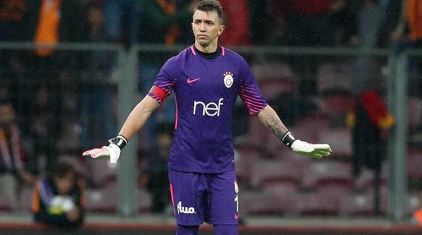 Muslera: 'Taraftarla 1 kişi fazla gibiyiz'