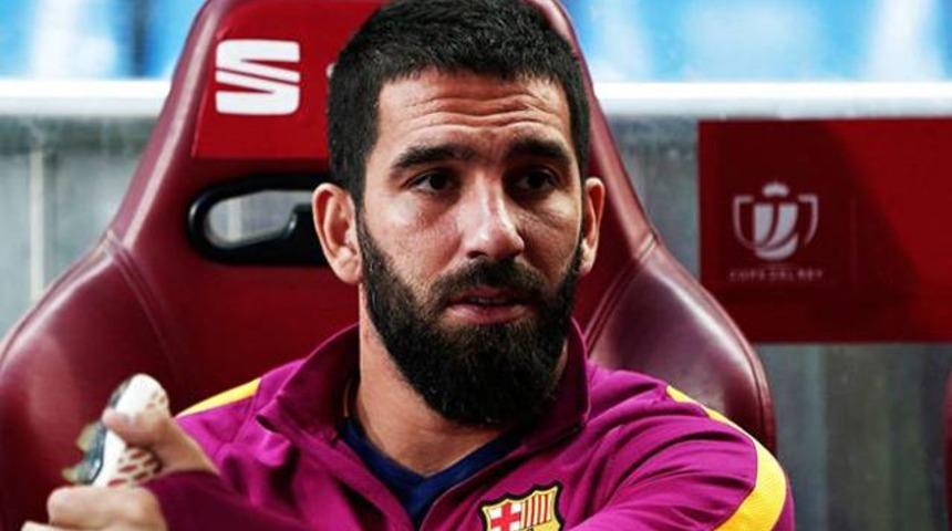 Cengiz Semercioğlu: 'Arda Turan Barcelona ma&ccedil;ı varken T&uuml;rkiye'de 3 farklı gece kul&uuml;b&uuml;ne gitti'