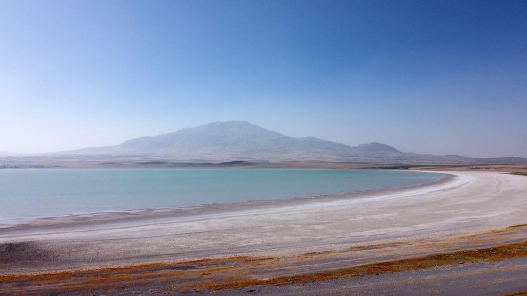 Burası Maldivler değil Bitlis! T&uuml;rkiye'nin en b&uuml;y&uuml;ğ&uuml; alarm veriyor: Mikrobiyalitler ortaya &ccedil;ıktı...