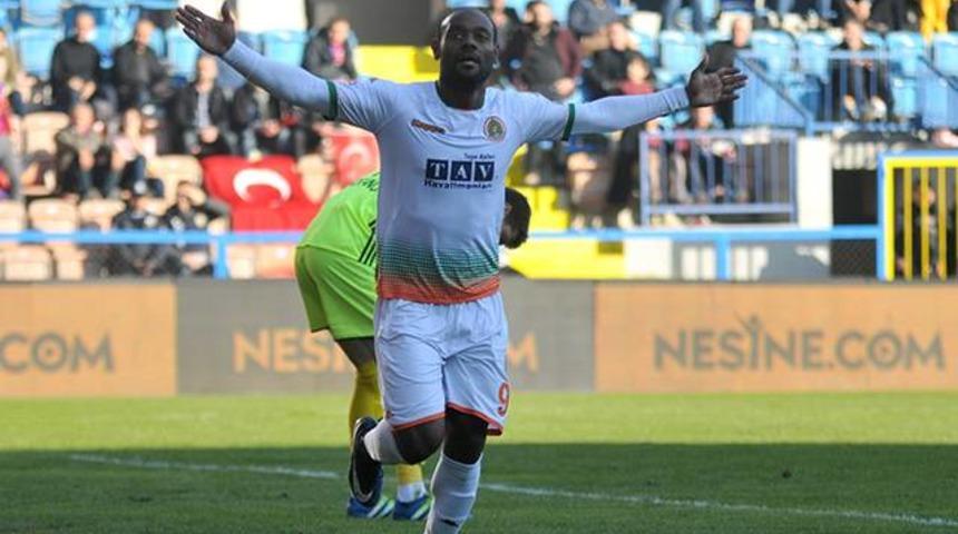 Levent T&uuml;zemen Vagner Love'ı Galatasaray'a Hamza Hamzaoğlu'nun istemediğini iddia etti