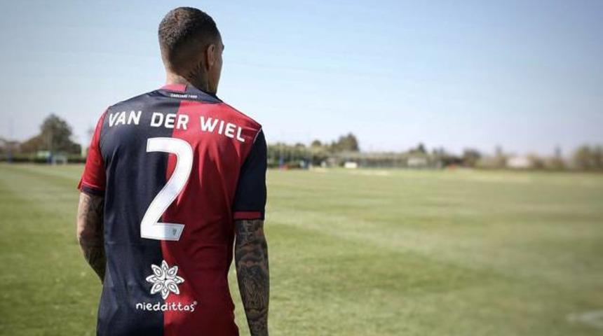 Van der Wiel ma&ccedil; oynamadan sakatlandı!
