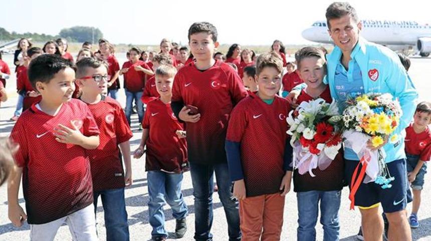 Emre Bel&ouml;zoğlu Tugay Kerimoğlu'nu ge&ccedil;meye hazırlanıyor