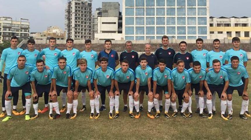 Galatasaray'ın U17 Milli Takımı'na 7 oyuncu g&ouml;ndermesi Avurpa'nın g&uuml;ndeminde