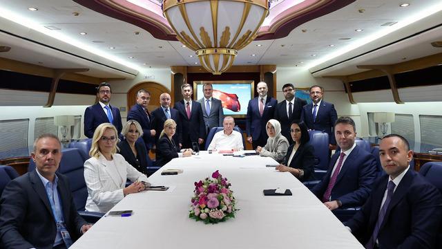 CHP liderinin Sinop'taki sözlerine Ah ülkem ne hallere kaldı diyerek yanıt verdi: Özgür Bey ne füzelerden ne balıkçılardan haberi var