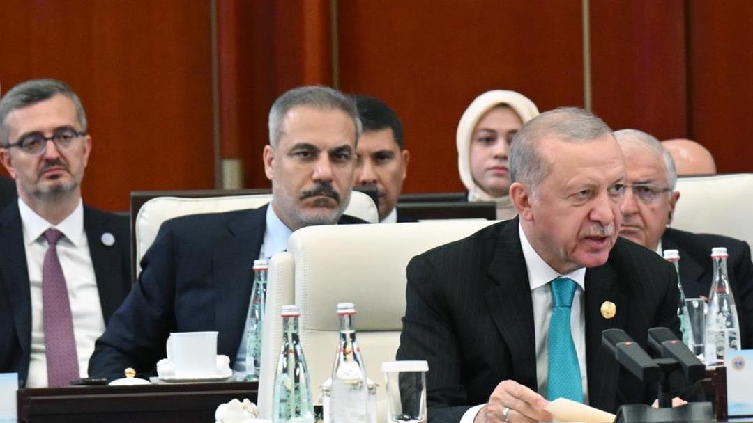 CHP liderinin Sinop taki sözlerine "Ah ülkem ne hallere kaldı" diyerek yanıt verdi: "Özgür Bey ne füzelerden ne balıkçılardan haberi var" 3