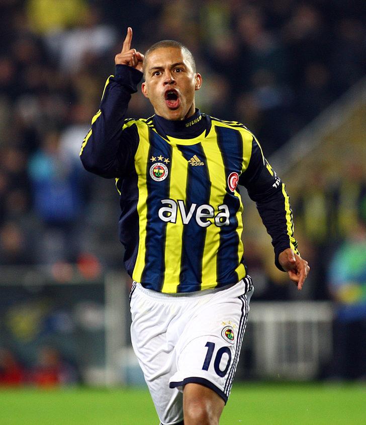 	Alex de Souza, Fenerbahçe maçı için İstanbul'a geliyor G4