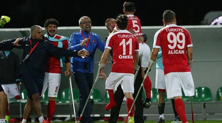 Ampute Futbol Milli Takımı Teknik Direkt&ouml;r&uuml; Uğur &Ouml;zcan: 'Burada prim konuşulmaz'